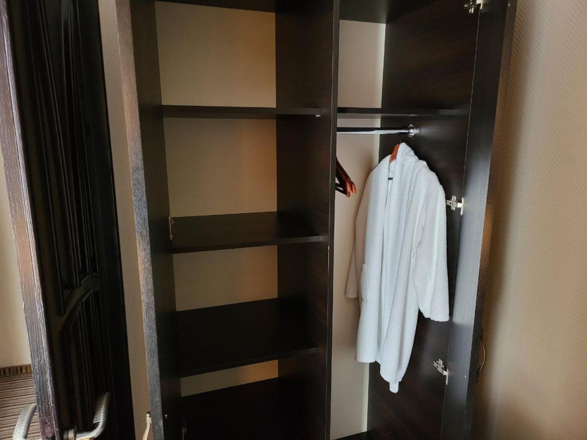 Shadow Boutique Hotel & Spa Chişinau Exteriör bild