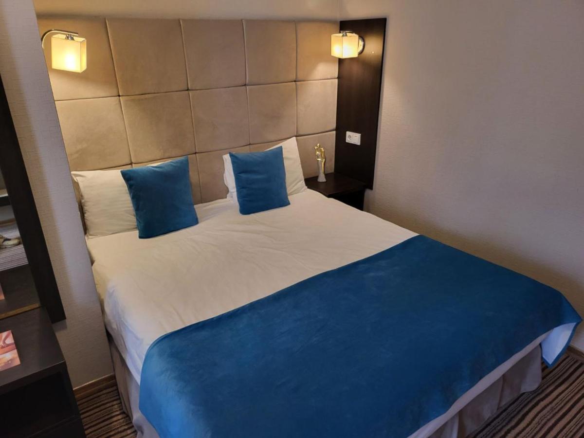 Shadow Boutique Hotel & Spa Chişinau Exteriör bild
