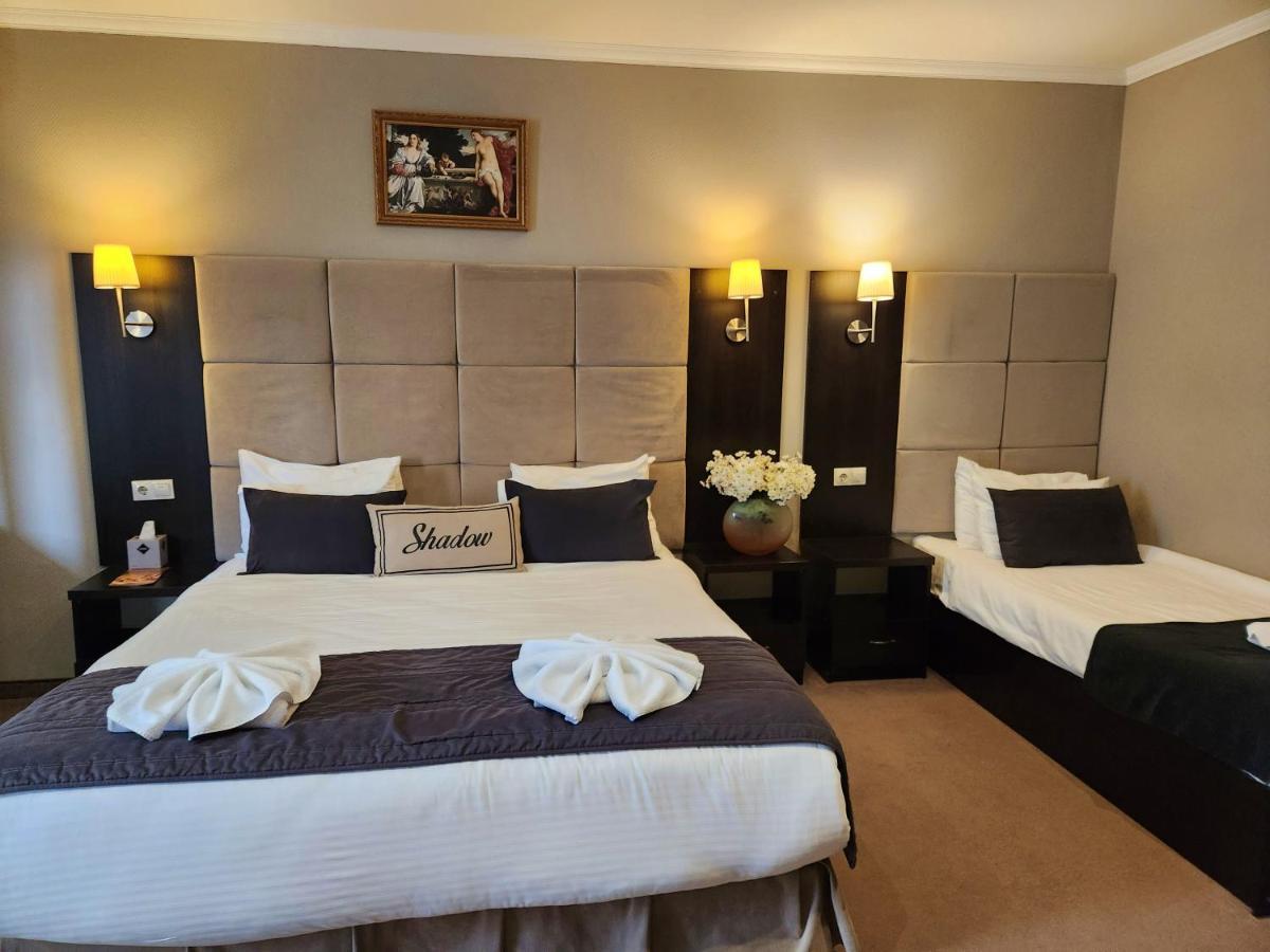 Shadow Boutique Hotel & Spa Chişinau Exteriör bild