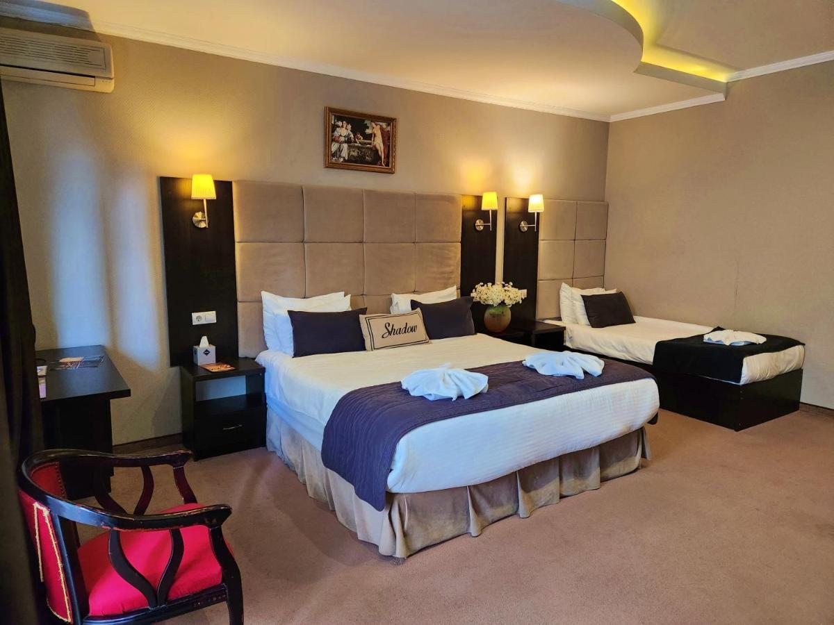 Shadow Boutique Hotel & Spa Chişinau Exteriör bild