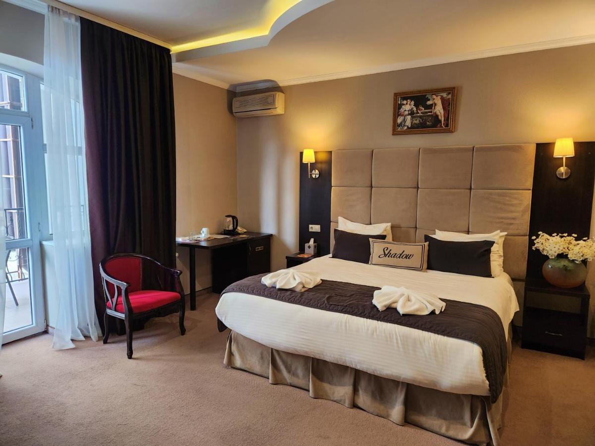 Shadow Boutique Hotel & Spa Chişinau Exteriör bild